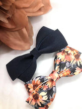 Load image into Gallery viewer, Navy and Floral Skinny Loop de Lou Bow Set
